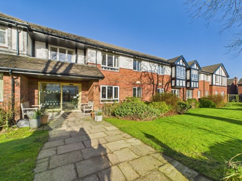 View Full Details for Kingsbury Avenue, Heaton, Bolton, BL1